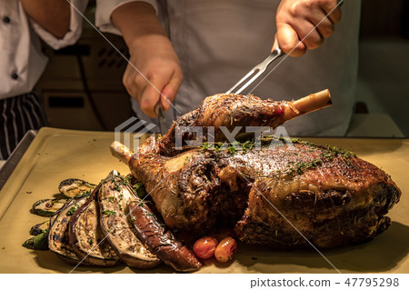 Carving Lamb 47795298