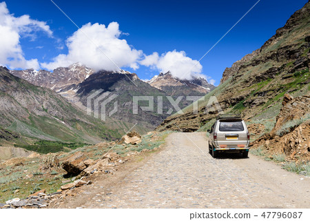 A car travel along the road on Manali-Leh highway  47796087