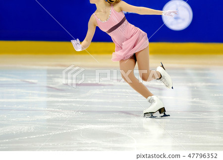 figure skating 47796352