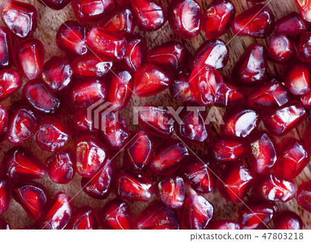 Grains of red ripe pomegranate Grains of red ripe pomegranate 47803218