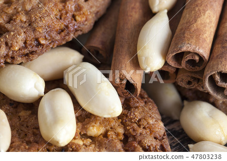 Oatmeal cookies with peanuts Oatmeal cookies with peanuts 47803238