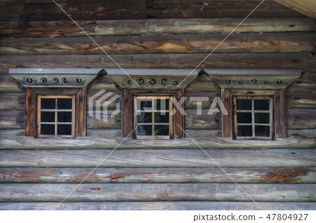 Three old wooden windows 47804927