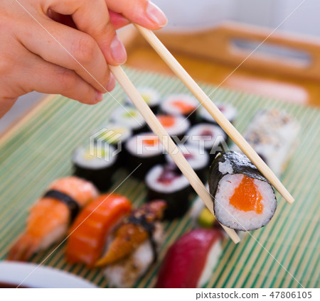 Sushi set in restaurant Sushi set in restaurant 47806105