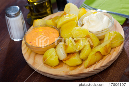 Spanish tapas - Patatas Bravas Spanish tapas - Patatas Bravas 47806107