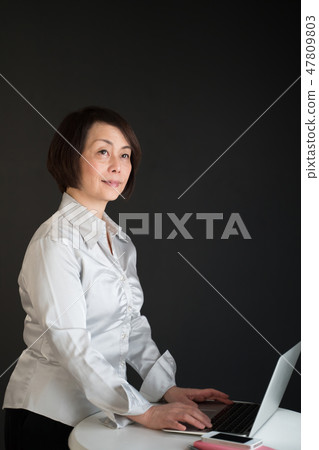 Office ladies 47809803