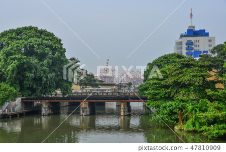 Lake scenery in Colombo, Sri Lanka Lake scenery in Colombo, Sri Lanka 47810909