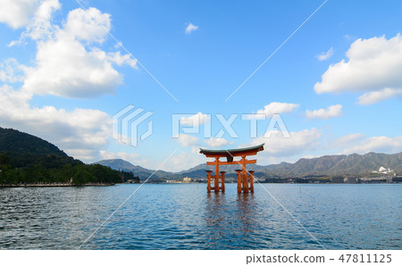 Floating gate (Giant Torii) of Itsukushima Shrine Floating gate (Giant Torii) of Itsukushima Shrine 47811125
