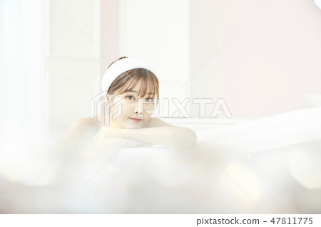年輕女子,浴,淋浴,浴室 年輕女子,浴,淋浴,浴室 47811775