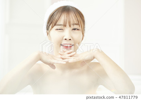 年輕女子,浴,淋浴,浴室 年輕女子,浴,淋浴,浴室 47811779