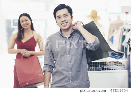 Shopping man Shopping man 47811904
