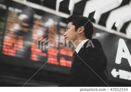 airport, business man, business trip 47812534
