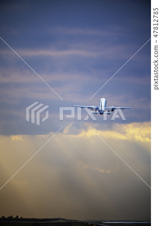 airplane  47812785
