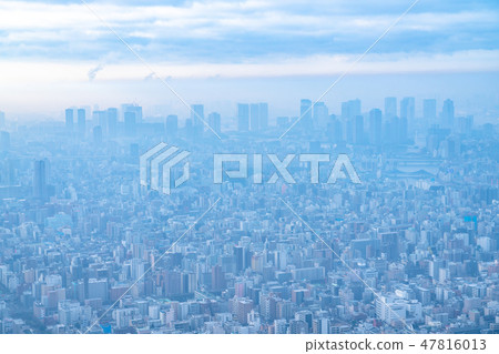 "Tokyo" The morning of Tokyo wrapped in fog 47816013