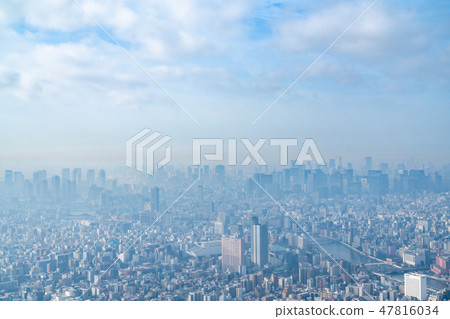 "Tokyo" The morning of Tokyo wrapped in fog 47816034