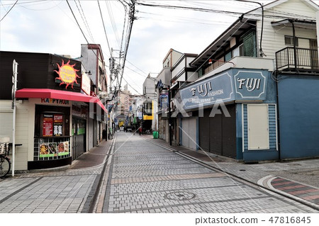 早晨黎明委員會街道購物區 早晨黎明委員會街道購物區 47816845