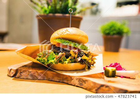 Cafe's big hamburgers Cafe's big hamburgers 47823741