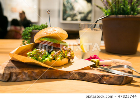 Cafe's big hamburgers 47823744