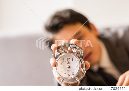 商人超時工作束縛 47824351