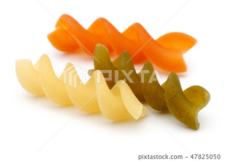 Mixed colour fusilli pasta isolated on white 47825050