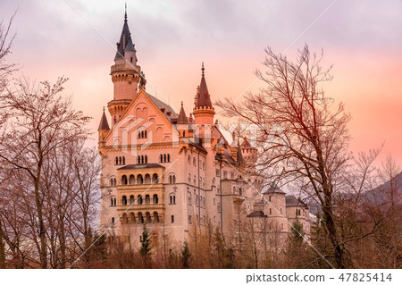 Neuschwanstein Castle sunset view, Germany 47825414
