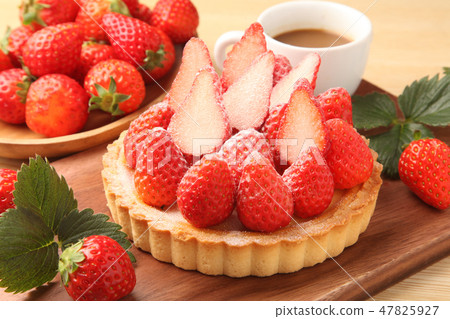 Strawberry tart Strawberry tart 47825927