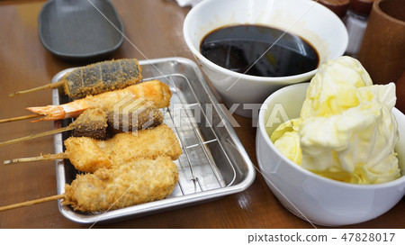 Kushikatsu, Japanese skewered and deep fried meat 47828017
