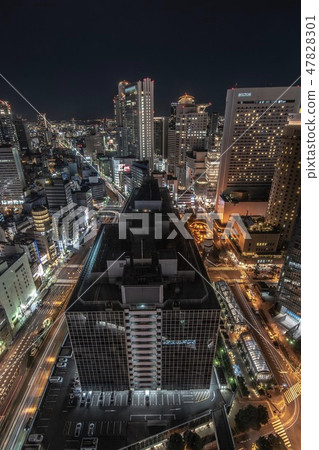 《大阪》大阪站3號樓的夜景 47828301