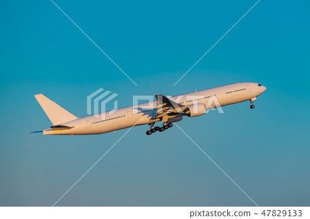Airplane takeoff scene at dusk Airplane takeoff scene at dusk 47829133