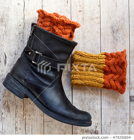 black leather boot and knitted wood legwarmers 47830804