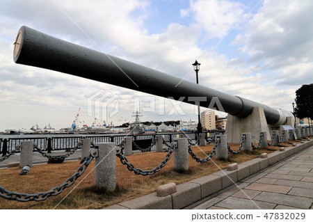 The battle ship "Mutsu" of the former Japanese Navy gun The battle ship "Mutsu" of the former Japanese Navy gun 47832029