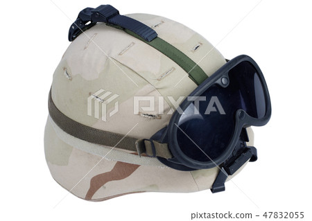 US army kevlar helmet with goggles 47832055