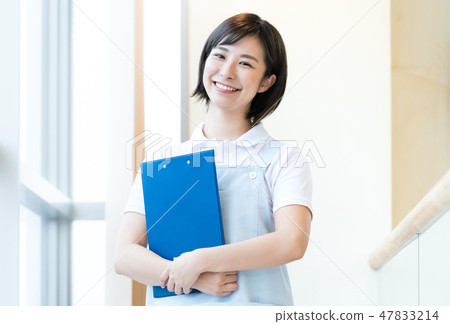 A woman in a nursing career 47833214