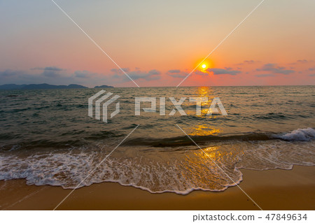 Cloud - Sky, Dawn, Dramatic Sky, Dusk, Fog Cloud - Sky, Dawn, Dramatic Sky, Dusk, Fog 47849634