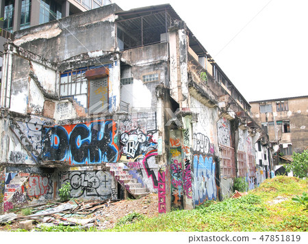 abandoned house abandoned house 47851819