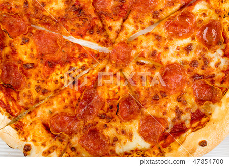 Pepperoni or Diabola Pizza with Salami Pepperoni or Diabola Pizza with Salami 47854700