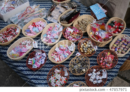 Morning market 47857971