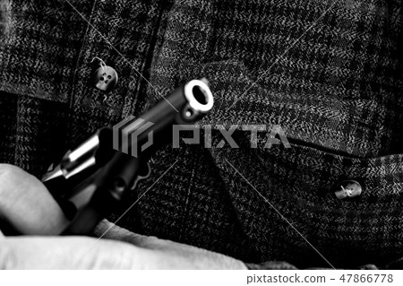 Small revolver for self defence. 47866778