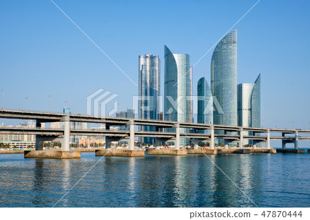 Busan skyscrapers and Gwangan Bridge, South Korea Busan skyscrapers and Gwangan Bridge, South Korea 47870444
