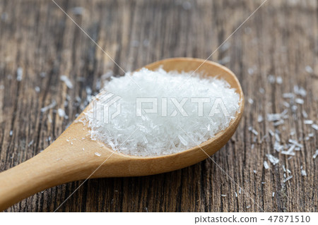 monosodium glutamate, MSG on wooden spoon 47871510