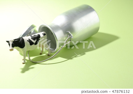 Milk tank cattle dairy 47876132