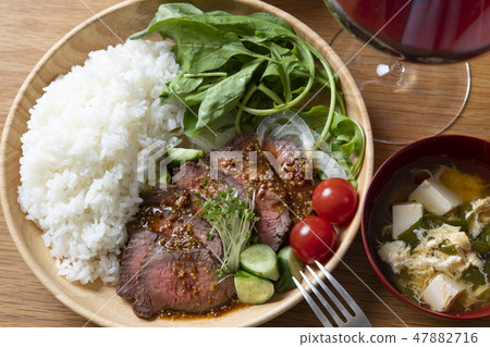 Roast beef plate 47882716