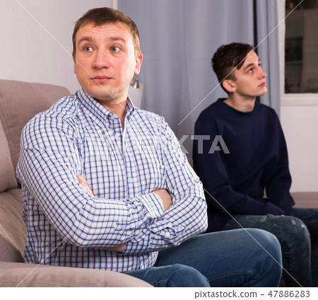 Adult son is not wanting talk with his father in time conflict Adult son is not wanting talk with his father in time conflict 47886283
