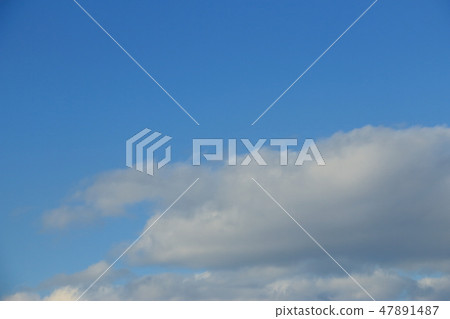 冬天的天空和雲彩 47891487