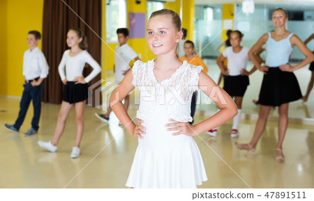 Children learn dance movements Children learn dance movements 47891511