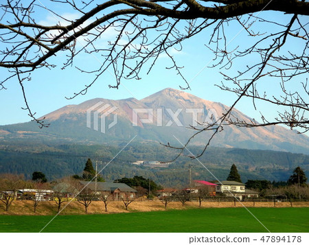 霧島山脈(取自高千穗牧場) 霧島山脈(取自高千穗牧場) 47894178
