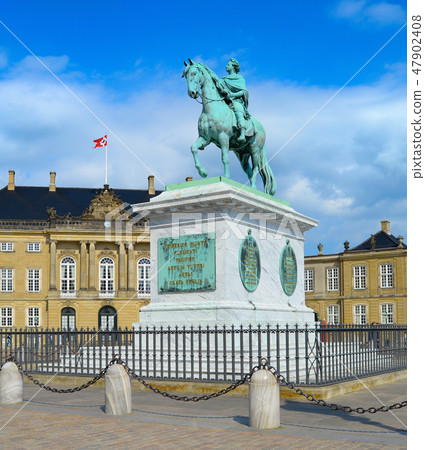 Equestrian statue of Frederik, Copenhagen Equestrian statue of Frederik, Copenhagen 47902408