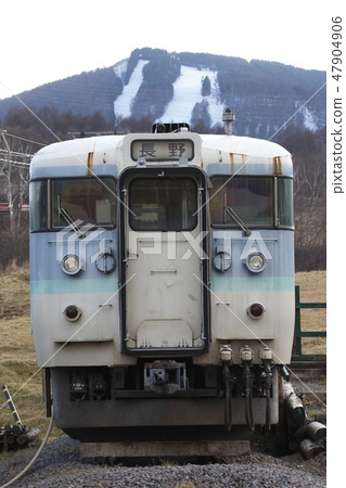 115 series train utilized as a waiting room at Blanche Takayama ski resort 47904906