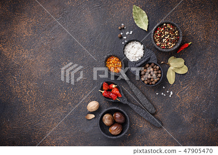 Various type of dry herbs and spices 47905470