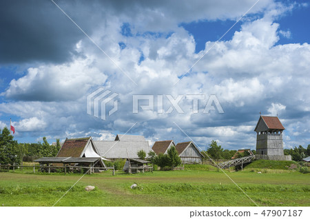Turmhuegelburg castle in Luetjenburg 47907187