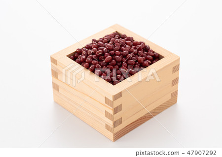Red beans 47907292